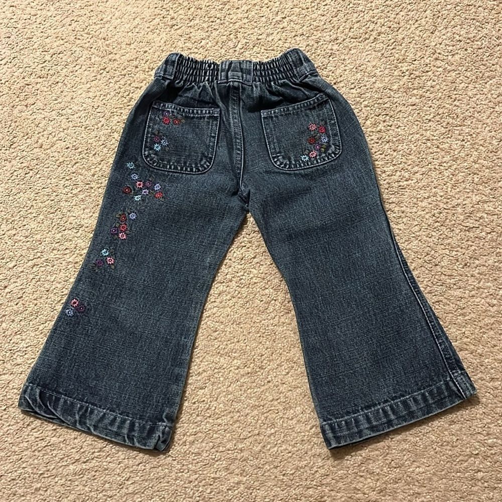 OSHKOSH SIZE GIRLS 2T EMBROIDERED FLARE JEANS - Picture 4 of 6